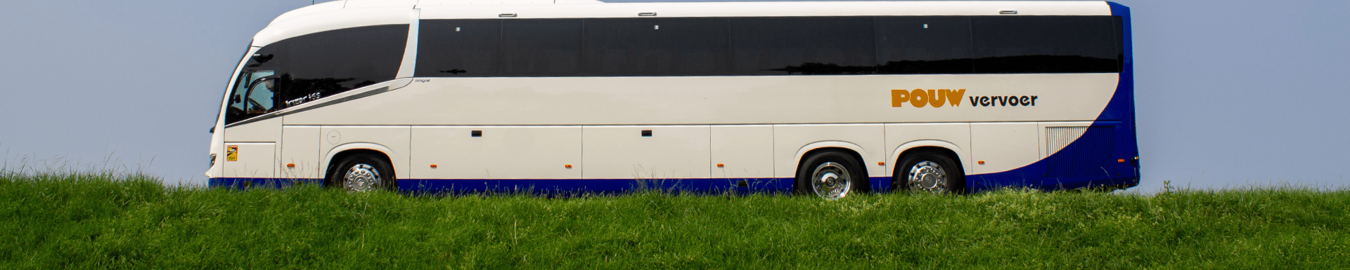 Touringcar huren pouw vervoer bus